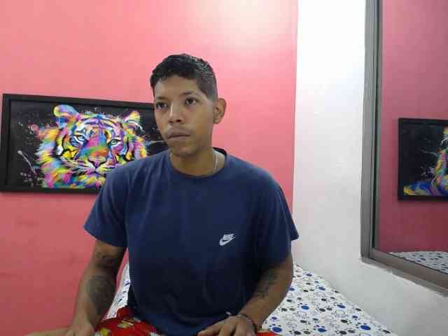 latinosninfomanos webcam
