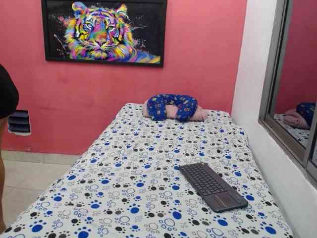 latinosninfomanos webcam