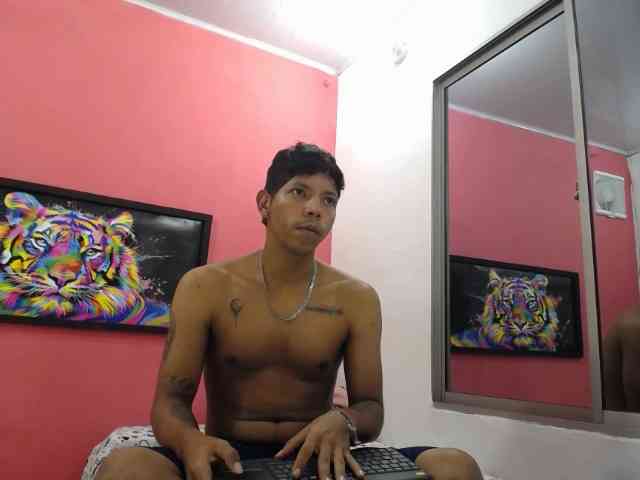 Modelo: latinosninfomanos