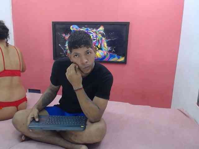latinosninfomanos Sex Cam Show