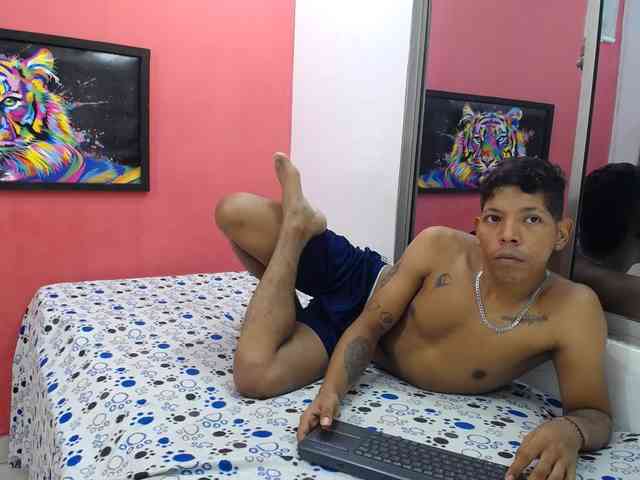 latinosninfomanos webcam