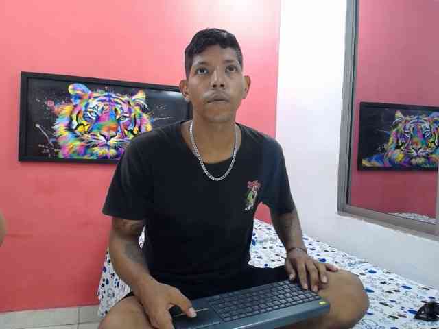 latinosninfomanos Sex Cam Show