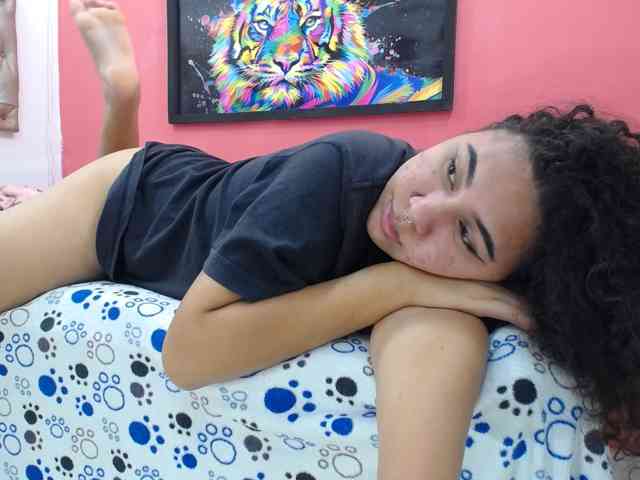 latinosninfomano... Live Webcam on BongaCams