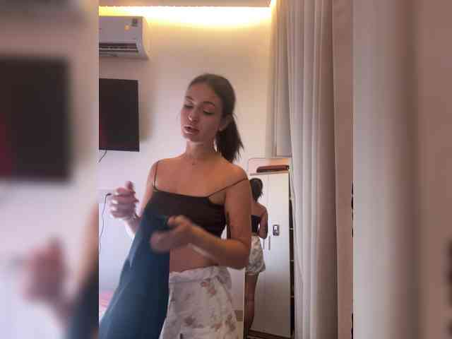 mmilaniiiaa webcam