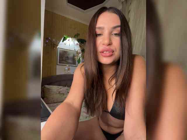 BabyPeach webcam