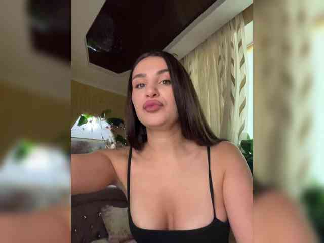 BabyPeach webcam