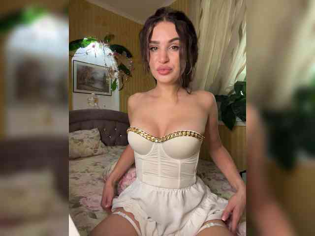 BabyPeach webcam