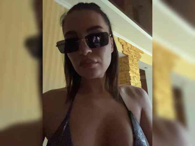BabyPeach webcam