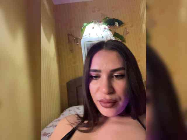 BabyPeach webcam