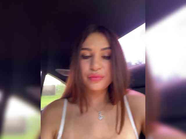BabyPeach webcam