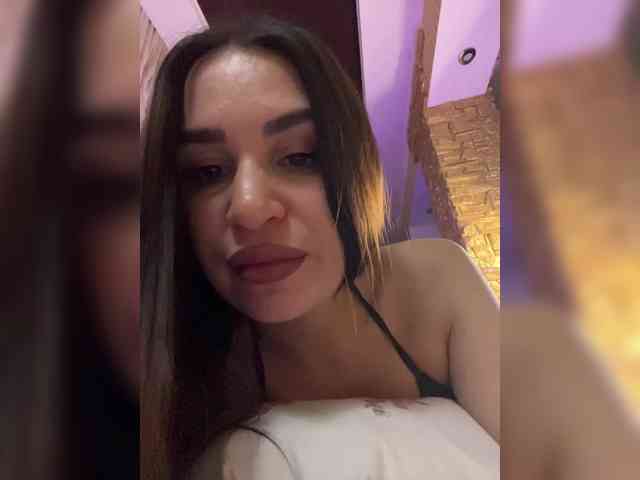 BabyPeach webcam