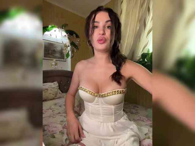 BabyPeach webcam