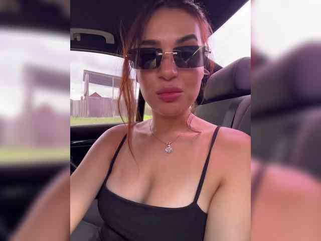 BabyPeach webcam