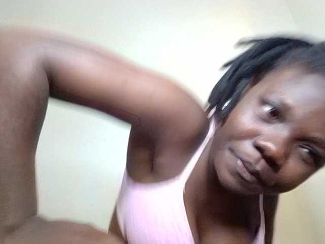 Ebonysweetcandy live cam on BongaCams