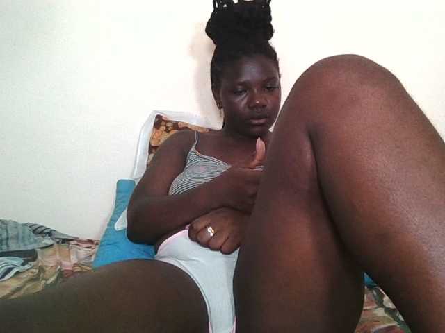 Ebonysweetcandy live cam on BongaCams