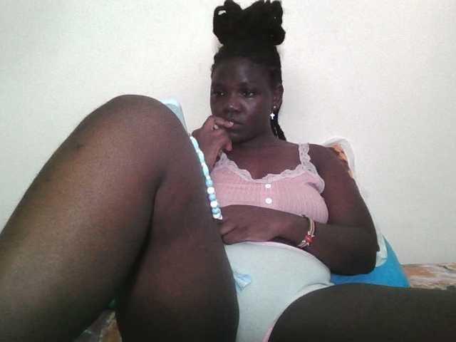 Ebonysweetcandy live cam on BongaCams