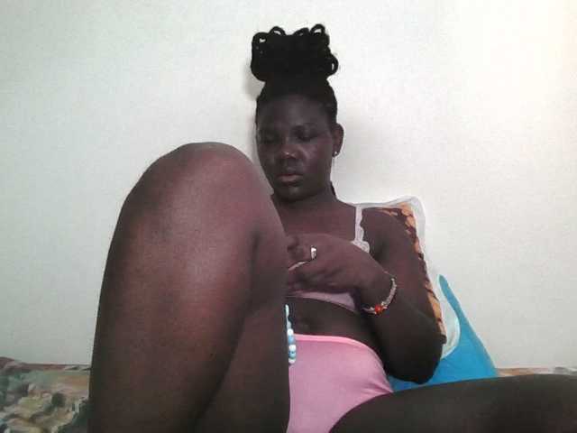 Ebonysweetcandy live cam on BongaCams