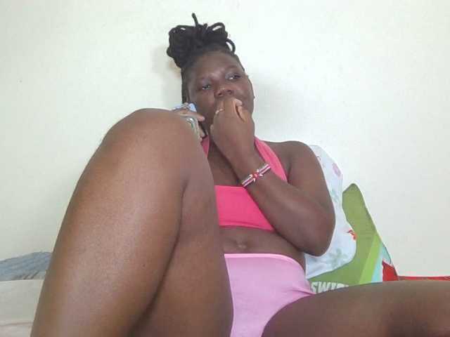 Ebonysweetcandy live cam on BongaCams