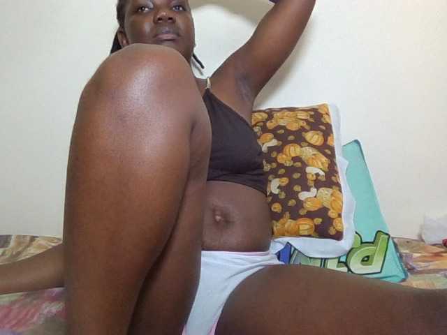 Ebonysweetcandy live webcam show