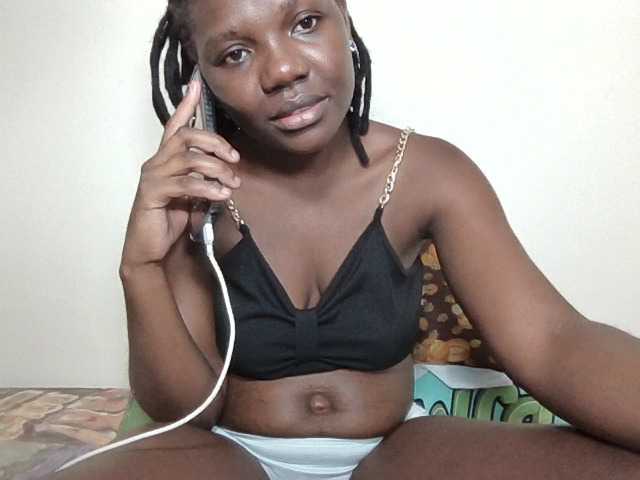 Ebonysweetcandy live cam on BongaCams
