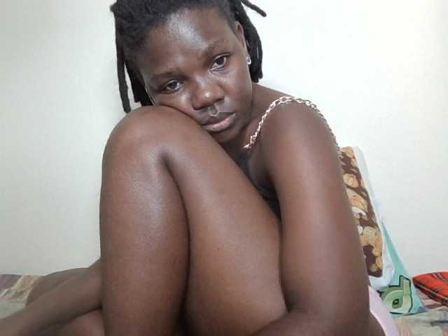 Ebonysweetcandy live cam on BongaCams