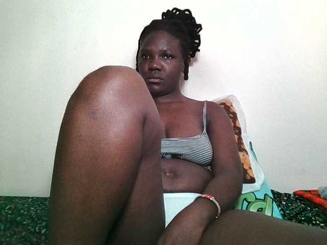 Ebonysweetcandy live cam on BongaCams