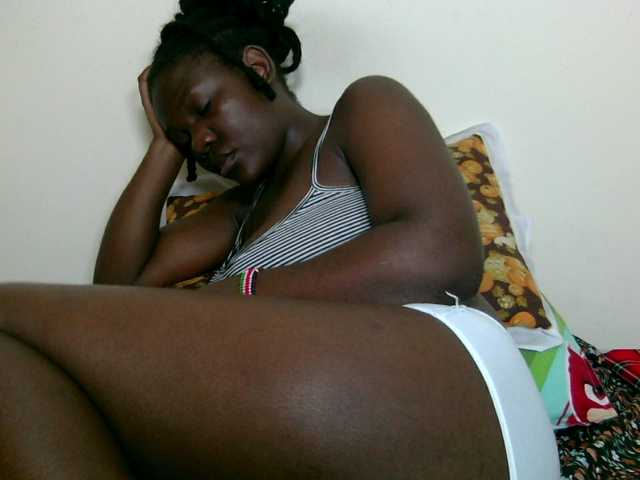 Ebonysweetcandy live cam on BongaCams