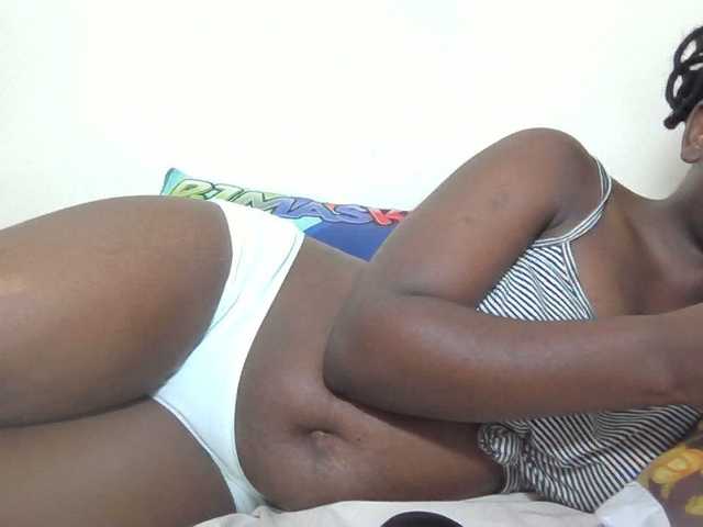 Ebonysweetcandy live cam on BongaCams