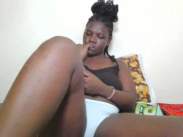 Ebonysweetcandy live cam on BongaCams