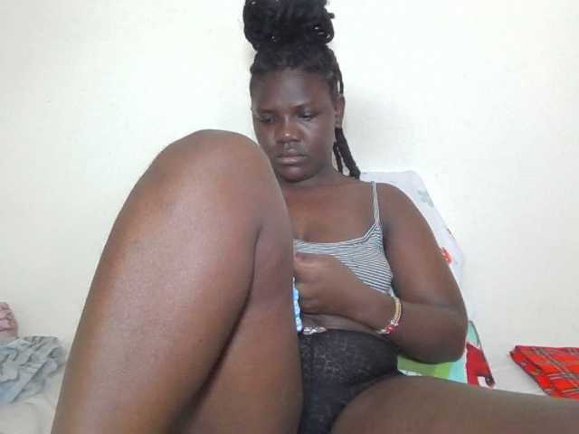 Ebonysweetcandy live cam on BongaCams