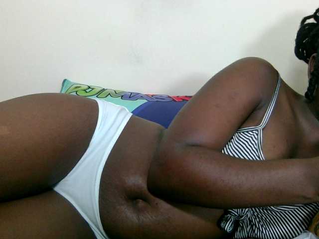 Ebonysweetcandy live cam on BongaCams