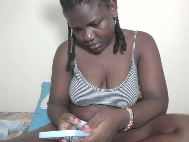 Ebonysweetcandy live cam on BongaCams