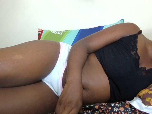 Ebonysweetcandy live cam on BongaCams