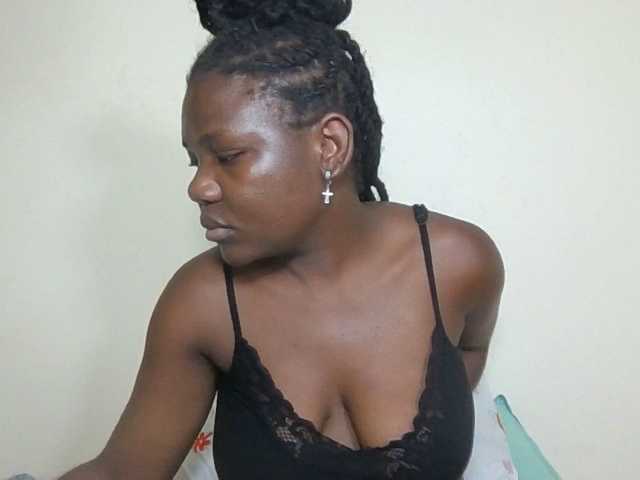 Ebonysweetcandy live cam on BongaCams