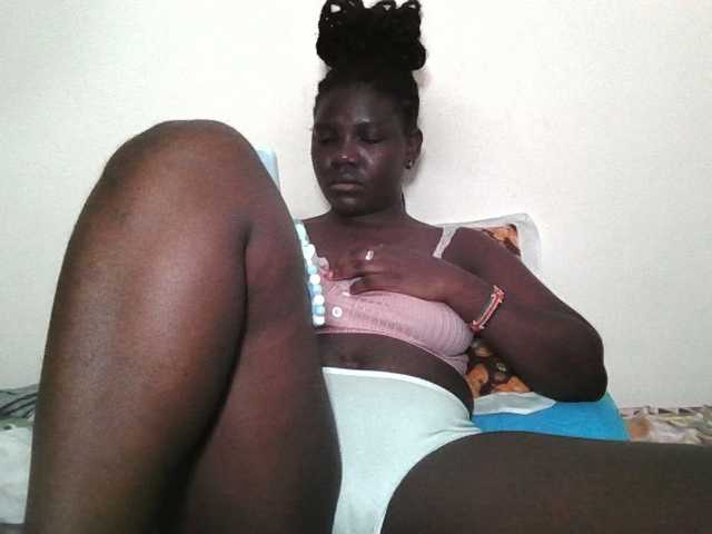 Ebonysweetcandy live cam on BongaCams