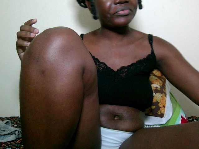 Ebonysweetcandy live cam on BongaCams