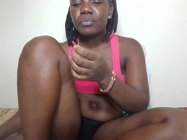 Ebonysweetcandy live cam on BongaCams