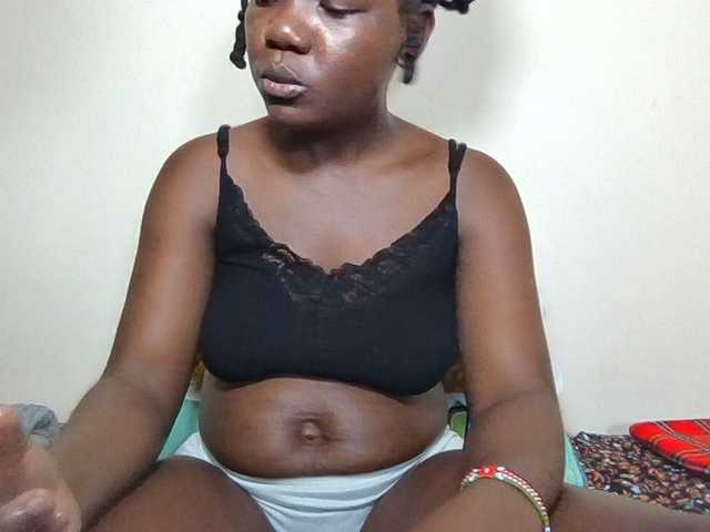 Ebonysweetcandy live cam on BongaCams