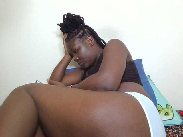 Ebonysweetcandy live cam on BongaCams