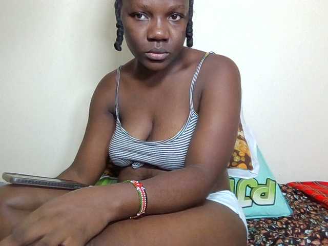 Ebonysweetcandy live cam on BongaCams