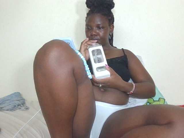 Ebonysweetcandy live cam on BongaCams