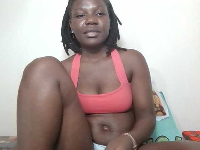 Ebonysweetcandy live cam on BongaCams