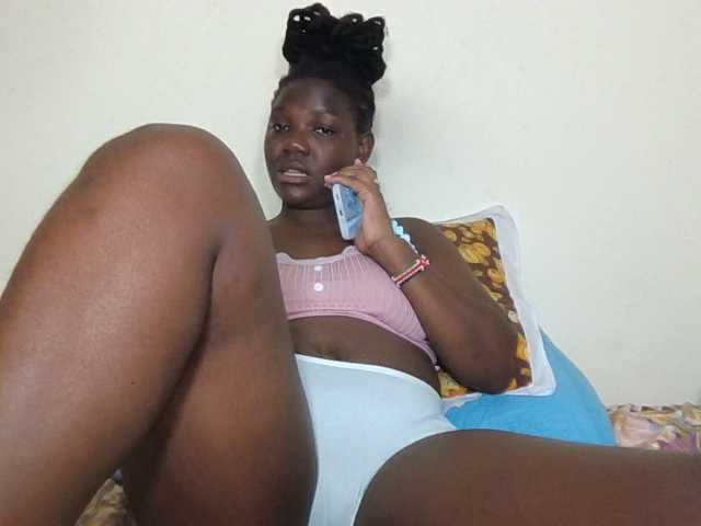Ebonysweetcandy live cam on BongaCams