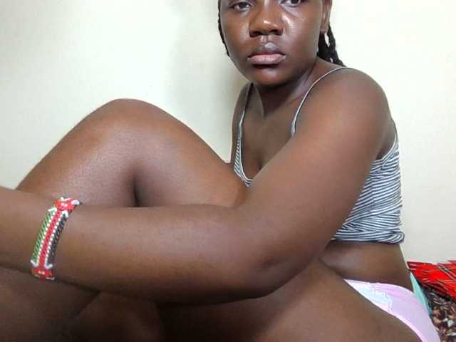 Ebonysweetcandy live cam on BongaCams