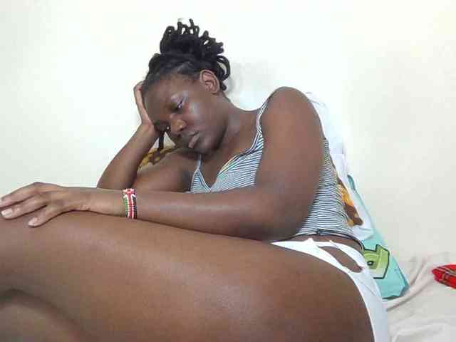 ebonysweetcandy's live room