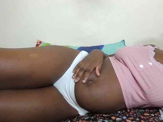 モデル: Ebonysweetcandy