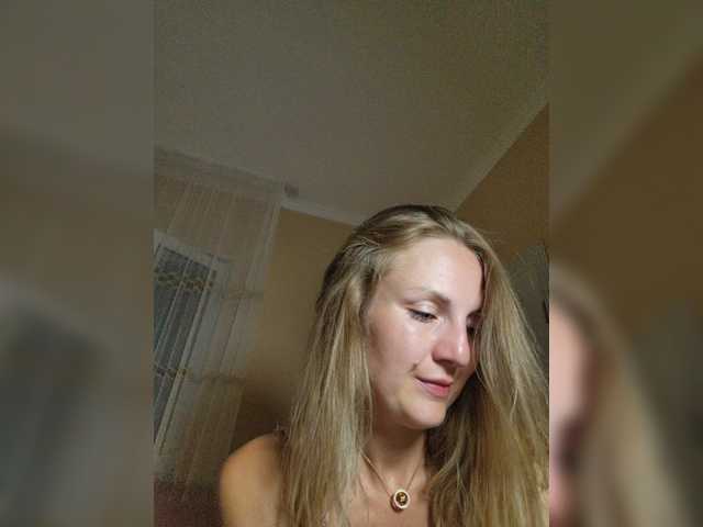 Bloomlaggy live cam on BongaCams