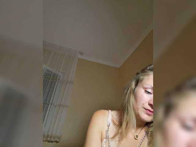 Bloomlaggy live webcam show