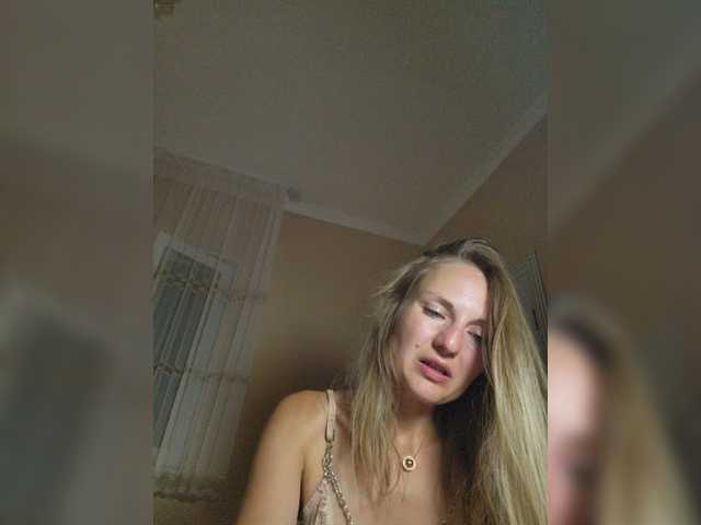 Bloomlaggy live webcam show