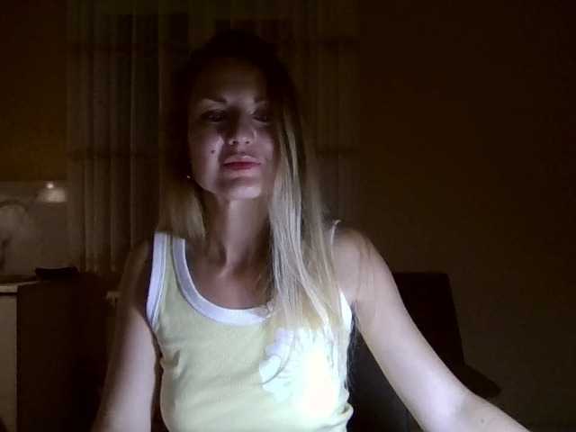 Bloomlaggy live cam on BongaCams
